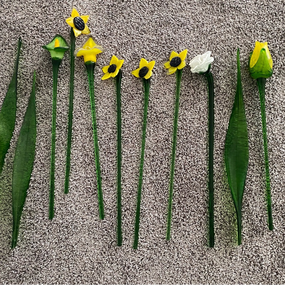 Yellow and Green Artificial Flower Set